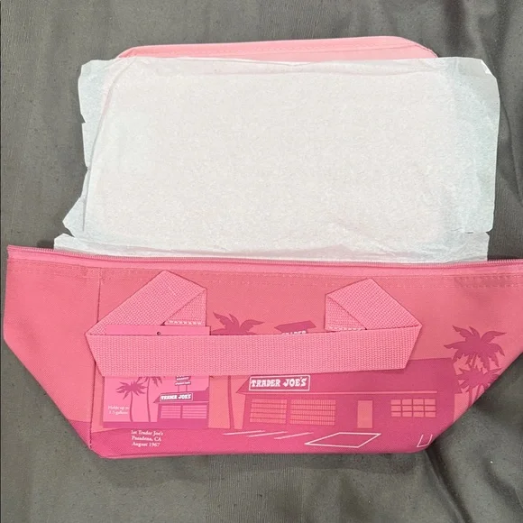 Trader Joe’s mini pink insulated bag - Picture 3 of 3